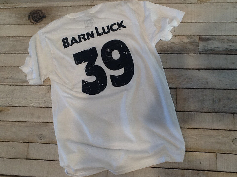 Barn Luck T